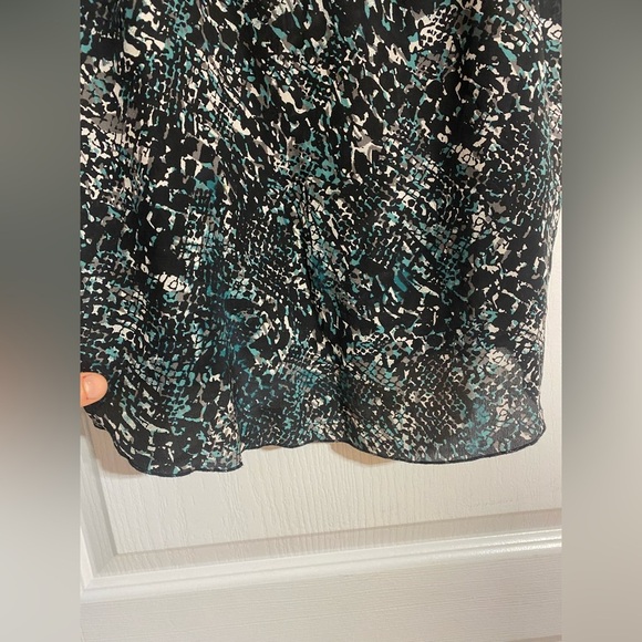 Aritzia Wilfred Silk Snake Skin Camisole Lightweight Summer Tank Size Medium - Picture 5 of 8